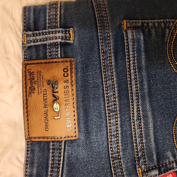 LEVI'S WOMEN'S SLIM FIT JEAN 30 - Picture 4 of 8